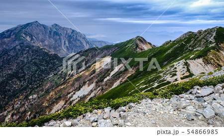 爺ヶ岳より鹿島槍ヶ岳を望む 爺ヶ岳より鹿島槍ヶ岳を望む 54866985