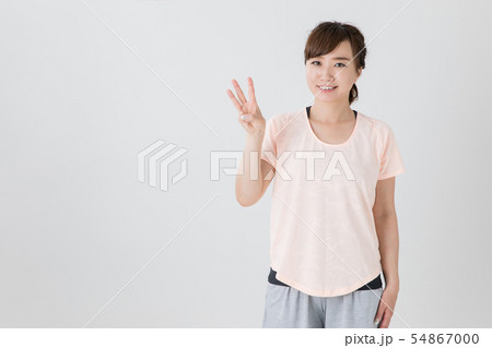 スポーツウェアの女性 54867000