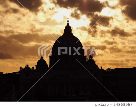 バチカン・サンピエトロ大聖堂 シルエット St. Peter's Basilica, Vatican 54868967