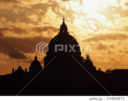 バチカン・サンピエトロ大聖堂 シルエット St. Peter's Basilica, Vatican 54868971