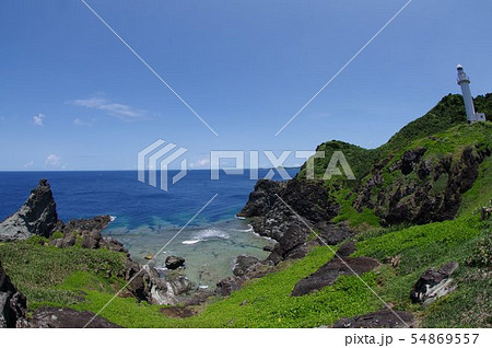 沖縄　石垣島の岬　御神崎（おがんざき）御神崎灯台　西表島が望める岬 54869557
