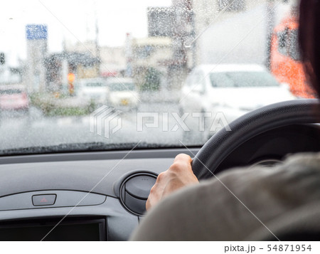 雨の日のドライブ 54871954