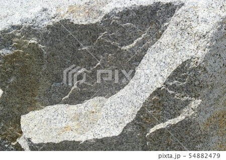 荒い岩肌 54882479