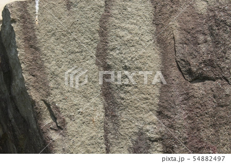 荒い岩肌 54882497