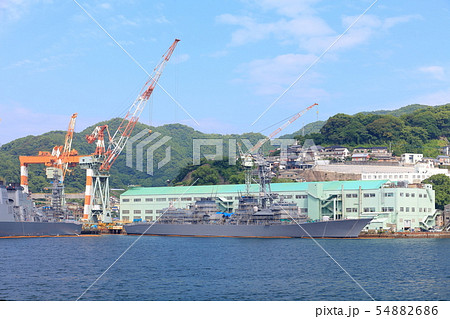 【長崎県】晴天下の長崎造船所 【長崎県】晴天下の長崎造船所 54882686