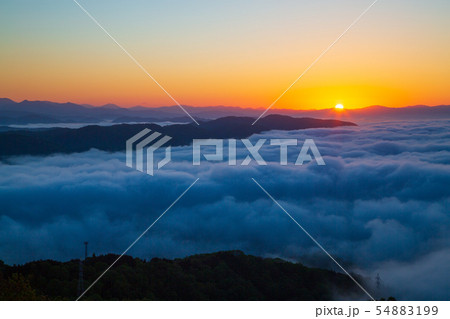 高谷山の雲海と日の出 高谷山の雲海と日の出 54883199