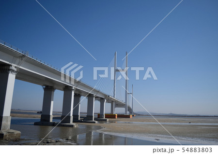中朝の新しい大動脈・新鴨緑江大橋(中国・丹東) 中朝の新しい大動脈・新鴨緑江大橋(中国・丹東) 54883803