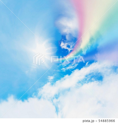 青空と雲と虹のイラスト素材