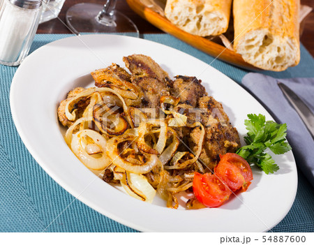 Fried rabbit liver with onionの写真素材 [54887600] - PIXTA
