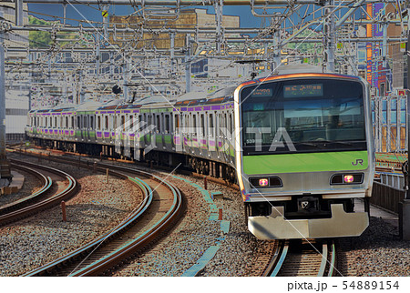 都心を走る通勤電車山手線E231系イメージ 都心を走る通勤電車山手線E231系イメージ 54889154