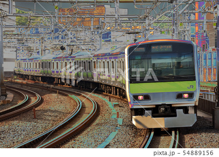 都心を走る通勤電車山手線E231系イメージ 都心を走る通勤電車山手線E231系イメージ 54889156