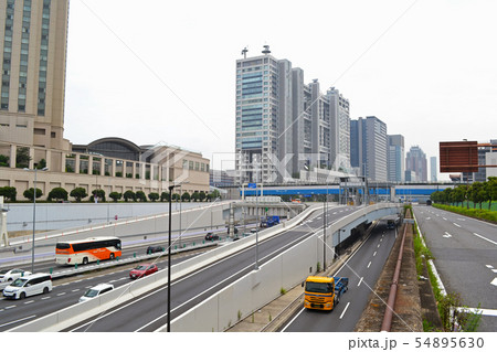 お台場　首都高速と国道357号線　臨海副都心料金所出入口 54895630