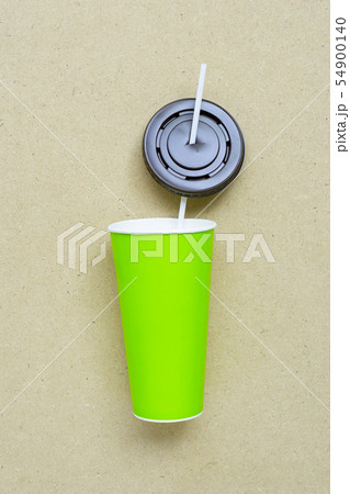 Green aper coffee cup with straw and plastic cap 54900140