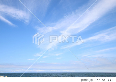 夏の七ヶ浜町、菖蒲田浜の空 54901331
