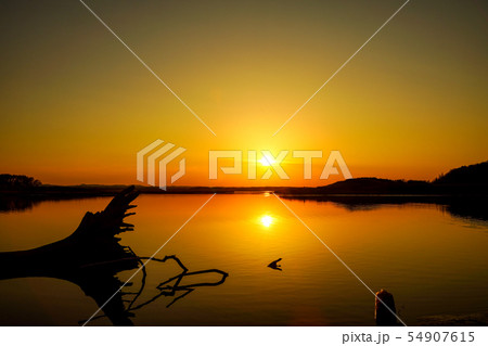 猿払川 カリベツ川の夕日 宗谷郡猿払村 猿払川 カリベツ川の夕日 宗谷郡猿払村 54907615
