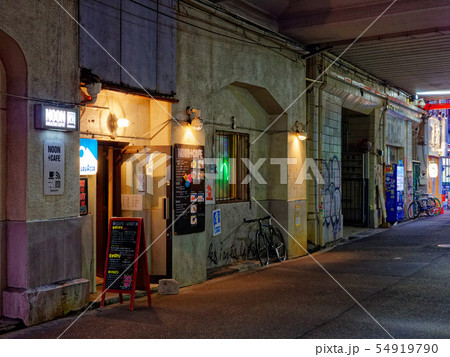 大阪市北区 中崎町の夜 54919790
