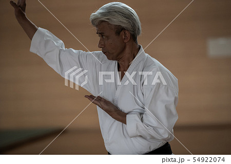 karateka 54922074