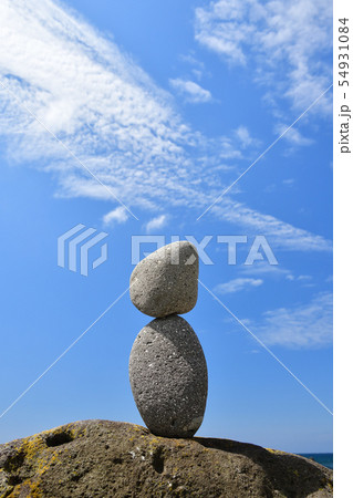 夏の北海道せたな町大成区長磯海岸で石のオブジェの風景を撮影 夏の北海道せたな町大成区長磯海岸で石のオブジェの風景を撮影 54931084