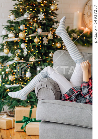 child emotion gift box christmas tree untie 54937237