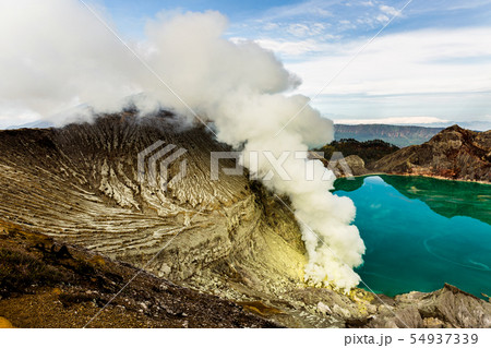 A shot of the crater of the volcano Ijen 54937339