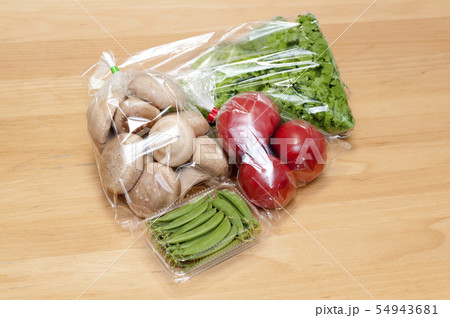 袋入りの野菜 袋入りの野菜 54943681