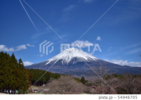 富士山と雲〜Mt.Fuji and Clouds. 54946705