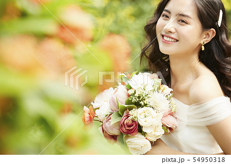 女性　ブライダルイメージ 54950318
