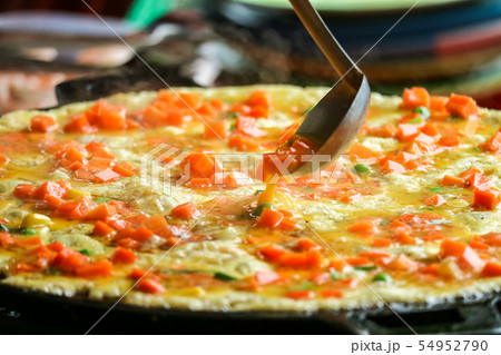 Fried shellfish and shrimp and seafood on street 54952790