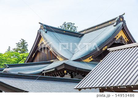 銅板葺の神楽殿と五丈殿 伊勢神宮内宮 54953486