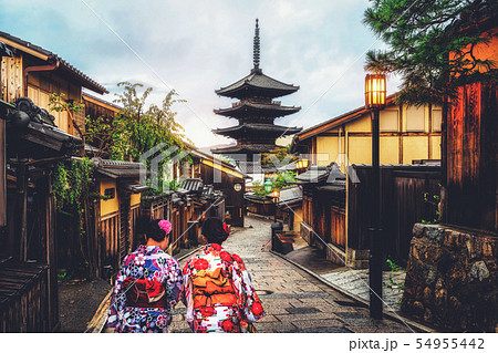 Traveler in Higashiyama District, Kyoto, Japan 54955442