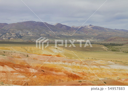Red mountains in Kyzyl-Chin valley in Altay 54957883