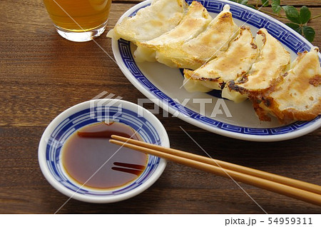 ギョウザ　焼き餃子 54959311