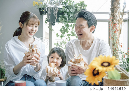 家族　ライフスタイル 54961659