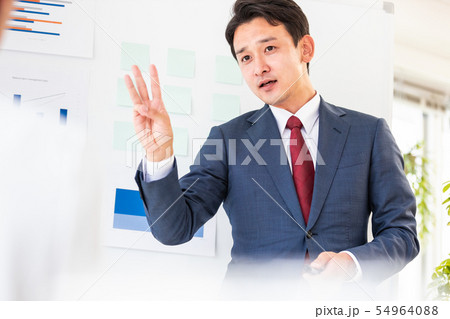 男性 ビジネス セミナー 研修 会議 男性 ビジネス セミナー 研修 会議 54964088