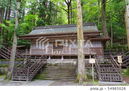 信州　上諏訪　諏訪神社上社　勅願殿　全国の諏訪神社の総本山　７年に一度の御柱祭で有名 54965026