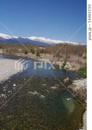 信州 安曇野 高瀬川と北アルプス後立山連峰(初春) 信州 安曇野 高瀬川と北アルプス後立山連峰(初春) 54965550