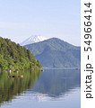 富士山と湖 54966414