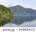 富士山と湖 54966415