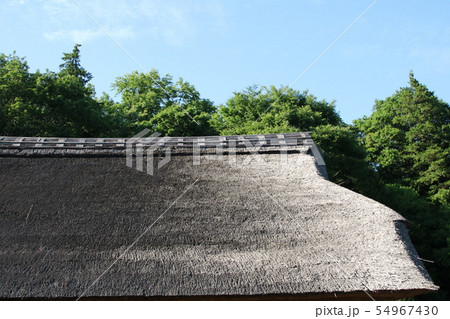 古民家のわらぶき屋根 54967430