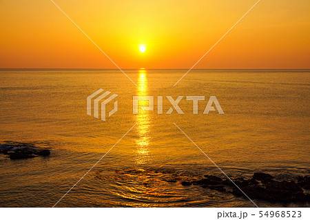 オホーツク海の日の出 宗谷郡猿払村 オホーツク海の日の出 宗谷郡猿払村 54968523