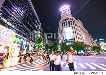 《東京都》渋谷の夜・繁華街 54968561