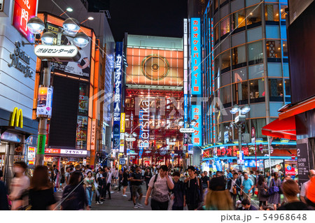 《東京都》渋谷センター街・夜の繁華街 54968648