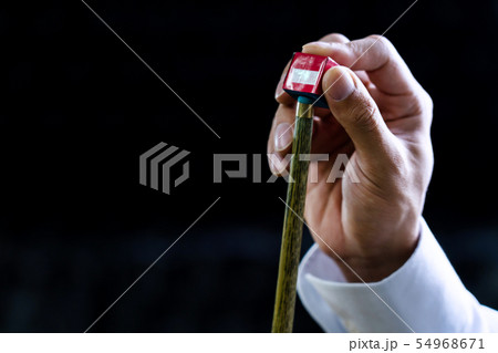 Customising and add to the snare of the head of 54968671