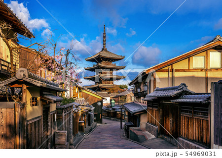 Yasaka Pagoda and Sannen Zaka Street in Kyoto 54969031