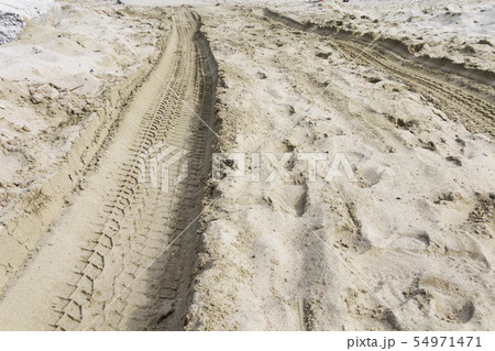 tire tracks in the sand. extreme driving 54971471