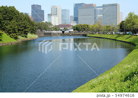 桜田門と丸の内の高層オフィスビル群 54974616