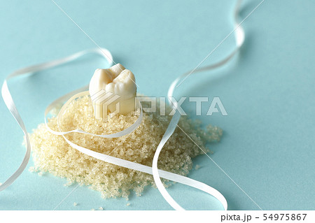 デンタルフロスで虫歯予防 54975867