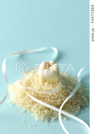 デンタルフロスで虫歯予防 54975869