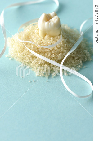 デンタルフロスで虫歯予防 54975870