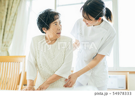 理学療法士 PT 女性 理学療法士 PT 女性 54978333